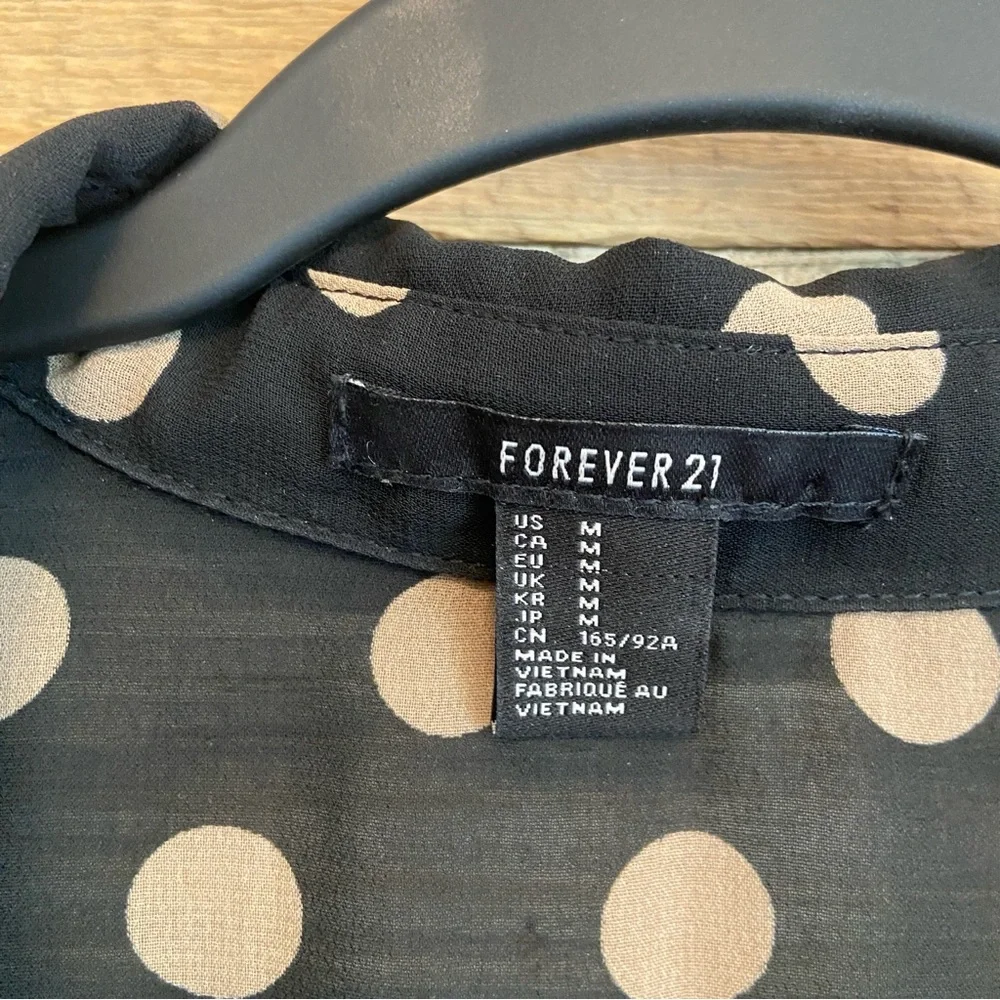 💝3/$20 Forever 21 Polka Dot Button-Down Shirt - Picture 12 of 12